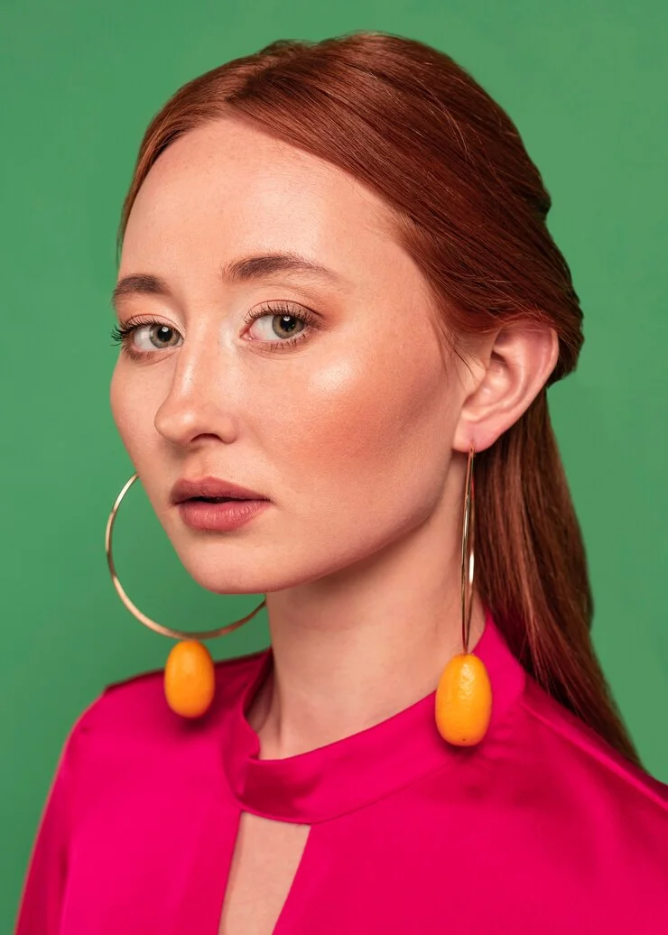 Тайната на перфектната визия: Най-добрите обеци за сезона