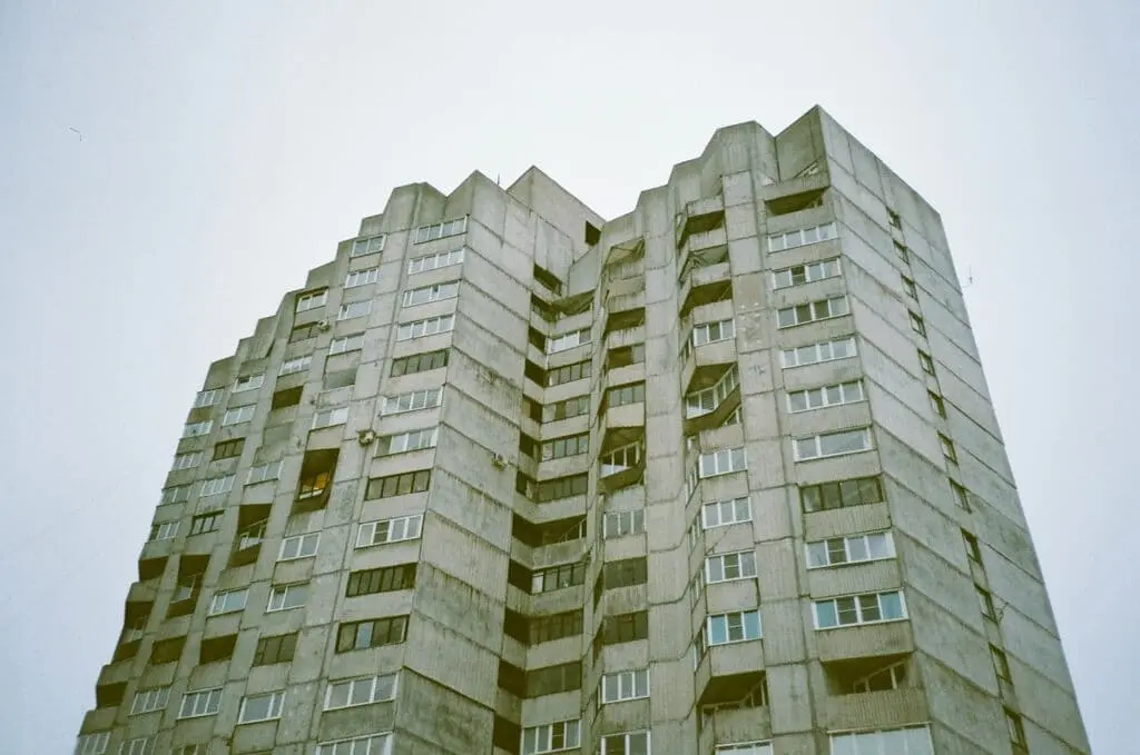 Бруталистката архитектура: между миналото и бъдещето