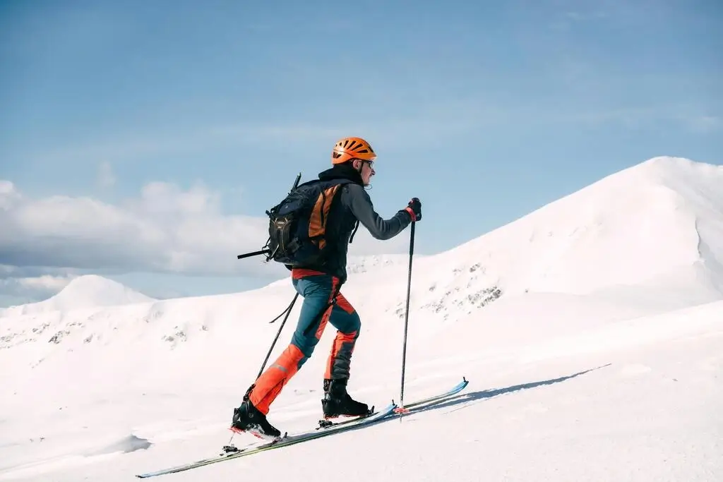Високопланински лавинен ски туринг